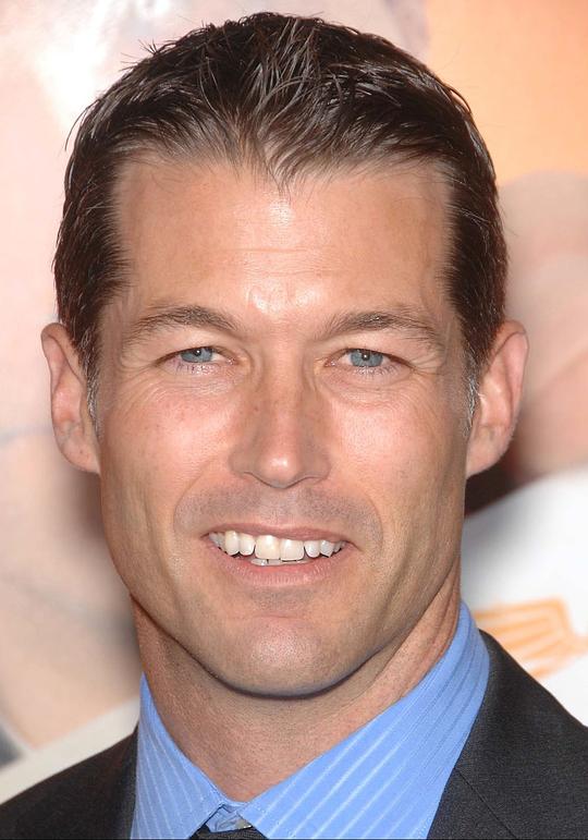 泽恩·格斯纳 Zen Gesner照片