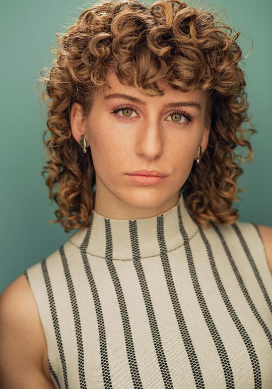 海莉·霍姆斯 Haley Holmes照片