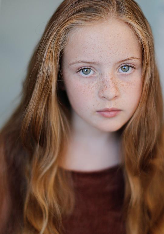 米凯拉·巴哈姆 Michaela Baham照片