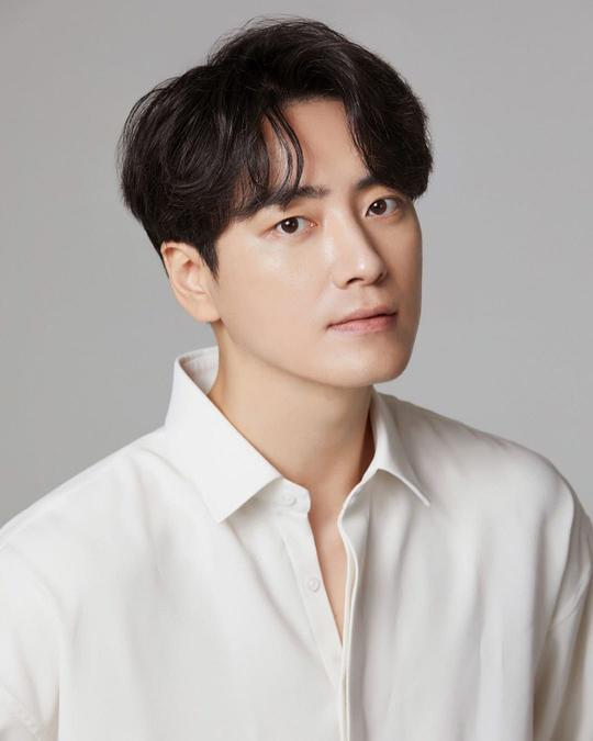 李浚赫 Jun-hyuk Lee照片