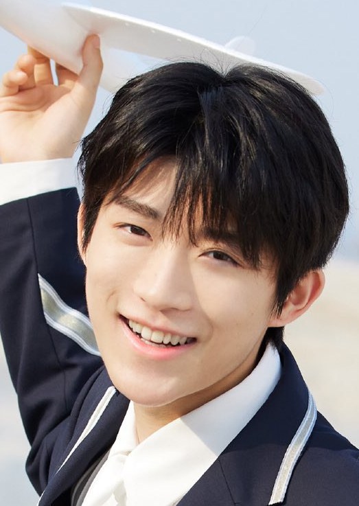 何圳煜 He Zhenyu照片