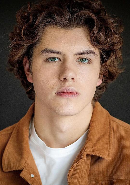 布伦丹·基斯珀特 Brendan Kispert照片