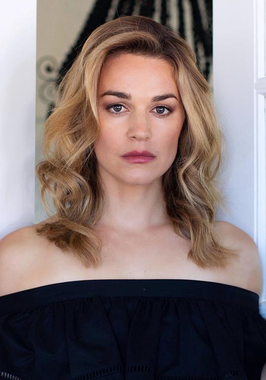 劳拉·戈登 Laura Gordon照片