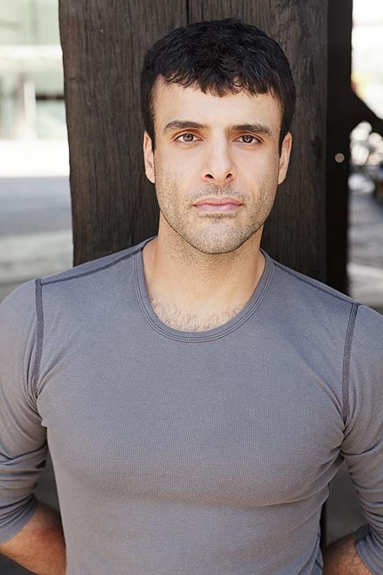 费萨尔·巴齐 Fayssal Bazzi照片