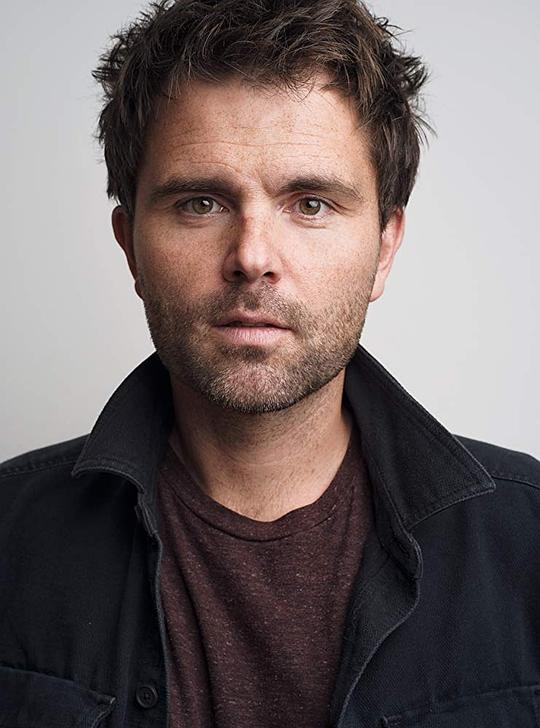 罗伊斯·克罗宁 Royce Cronin照片