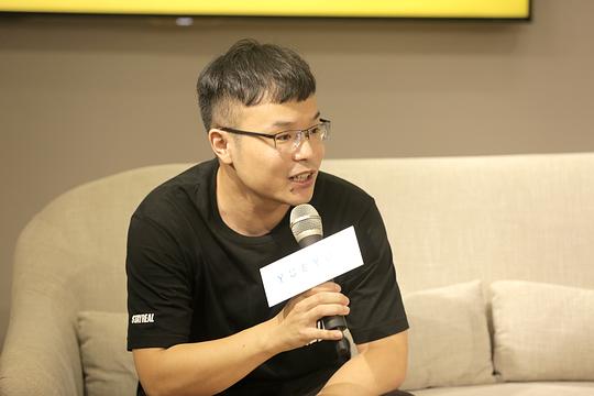 黄湛中 Zhanzhong Huang照片