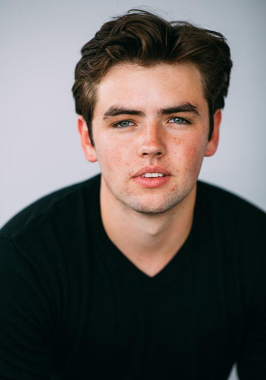 杰克逊·达蒙 Jackson Damon照片