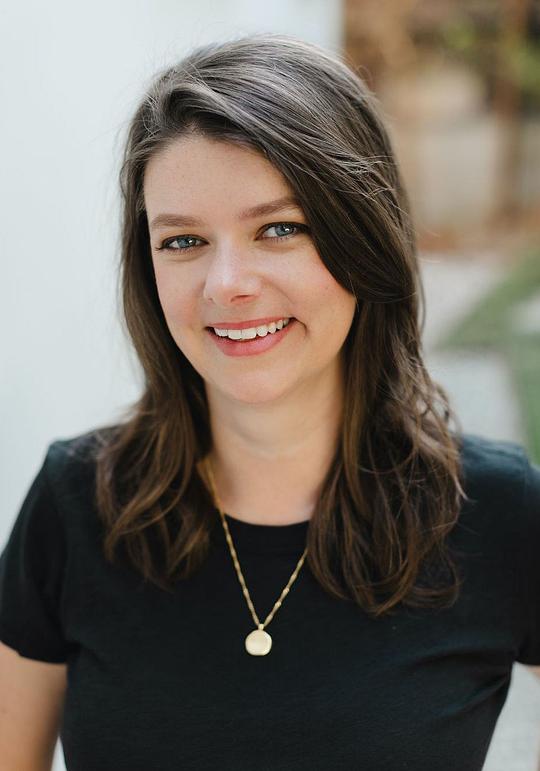 朱莉娅·考克斯 Julia Cox照片