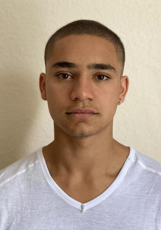 马特·卡弗 Matthew Carver照片