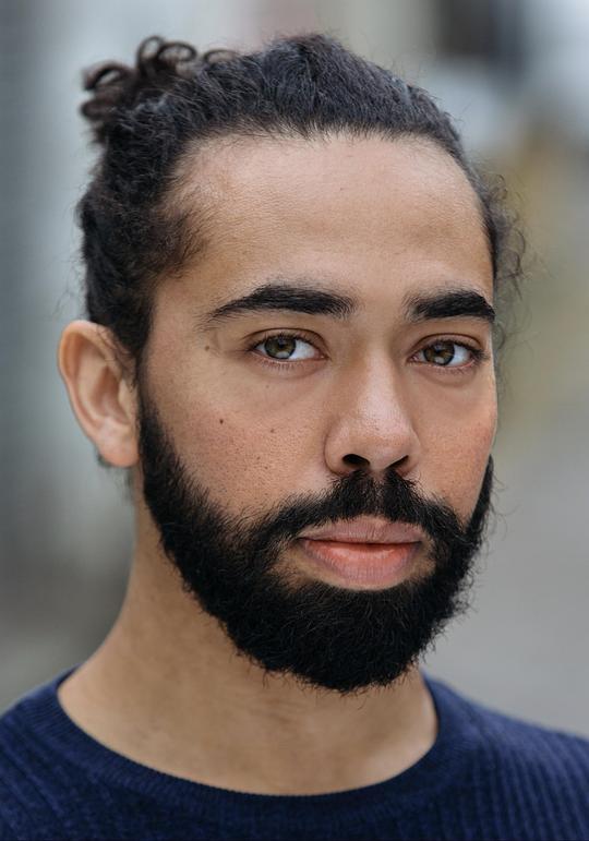 朱利安·劳埃德·帕特恩 Julian Lloyd Patten照片