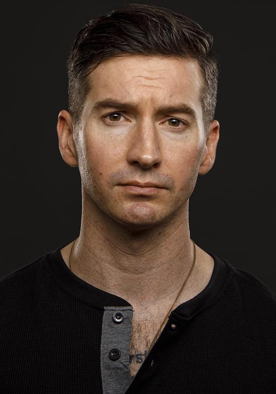 加雷特·海因斯 Garrett Hines照片