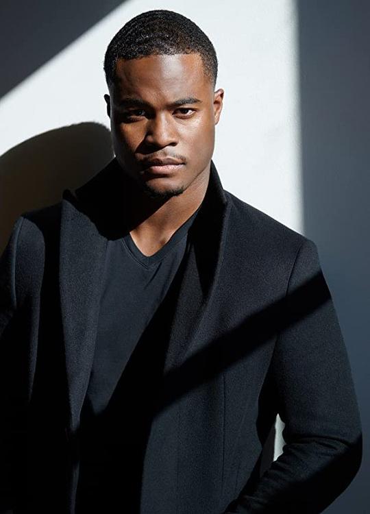 加布里埃尔·达文波特 Gabriel Davenport照片