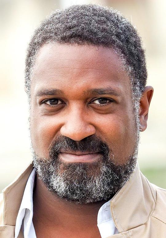 丹尼尔·洛贝 Daniel Njo Lobé照片