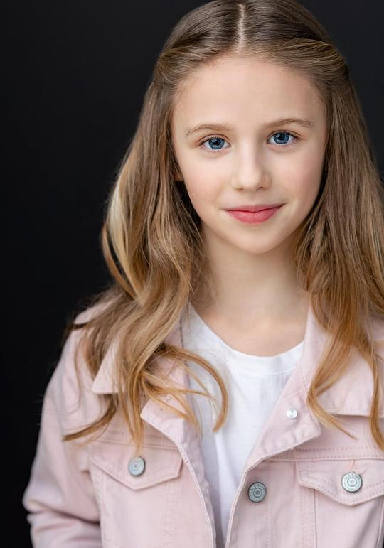 卡拉娜·科扎克 Kalayna Kozak照片