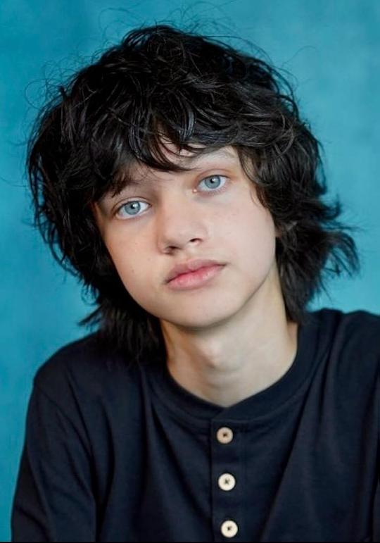 彼得·德索萨-费奥尼 Peter DeSouza-Feighoney照片