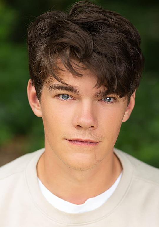 爱德华·哈珀-琼斯 Edward Harper-Jones照片