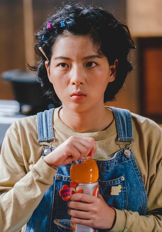 王颐 Wong Yi照片