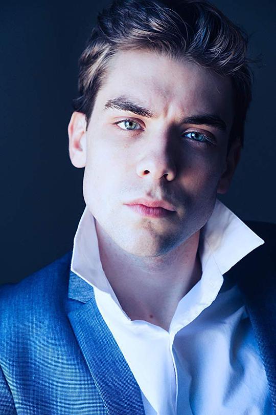 科迪·科斯特罗 Cody Kostro照片