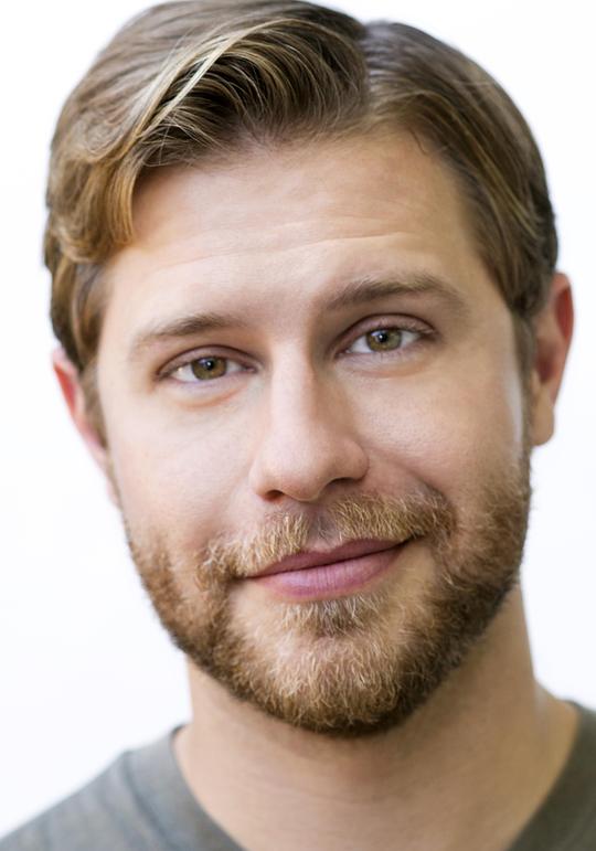 约书亚·摩尔 Joshua Moore照片