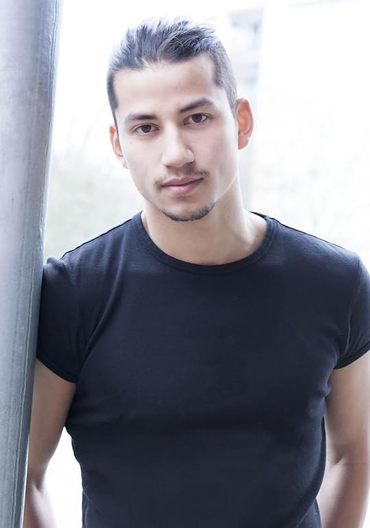 李·黄 Lee Huang照片