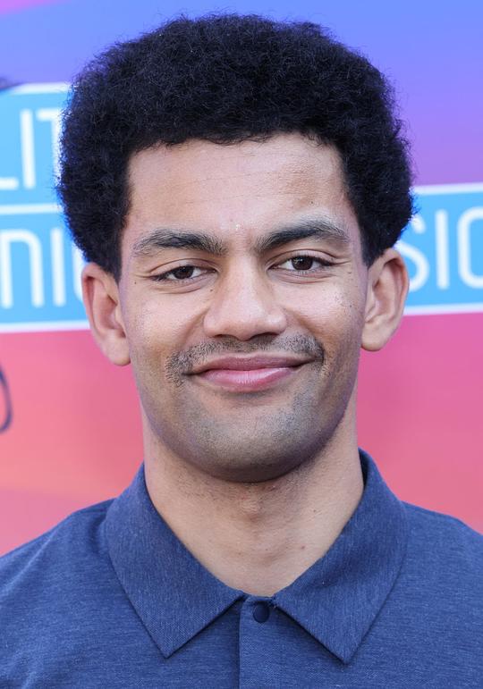 迈尔斯·福勒 Miles Fowler照片