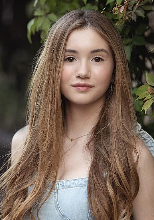 露西·佩兹 Lucy Paez照片