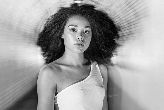 鲁比·巴克 Ruby Barker照片