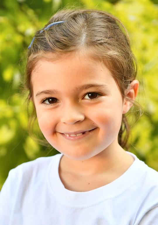 奥利维亚·布罗迪 Olivia Brody照片