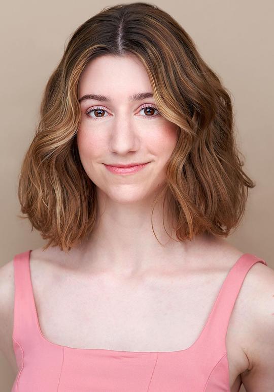 凯拉·贝雷吉扬 Cayla Berejikian照片