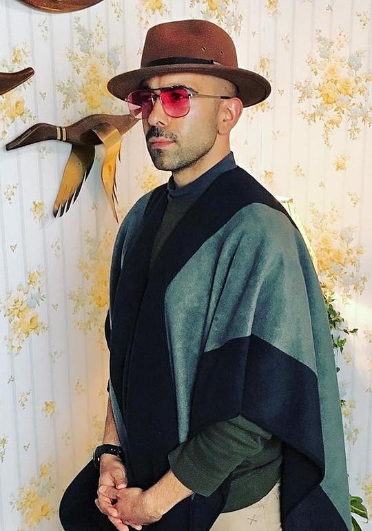 Sohrab Mirmont照片