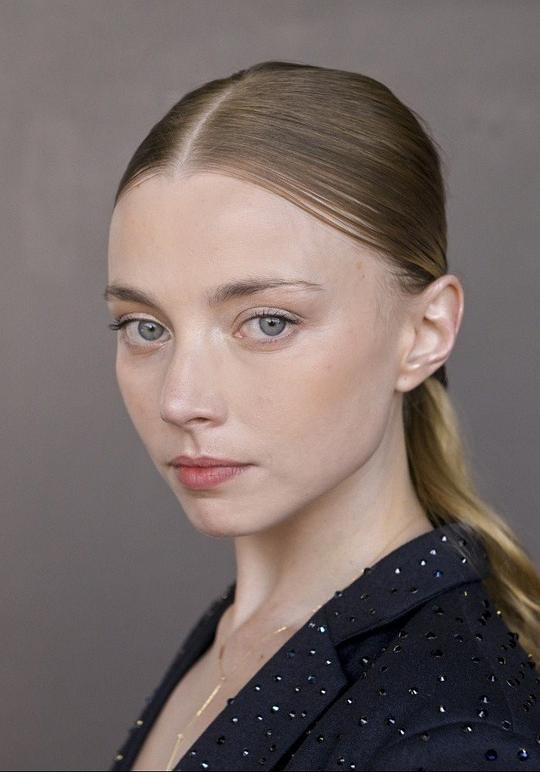 卡米拉·乌尔泽多夫斯卡 Kamila Urzedowska照片