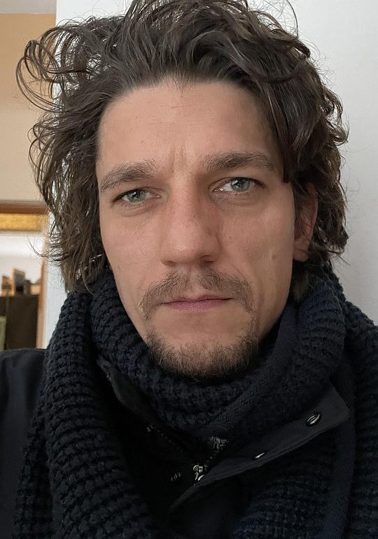 彼得·斯雷布罗夫斯基 Piotr Srebrowski照片