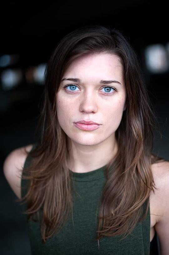 朱丽叶·乔伊纳 Juliene Joyner照片