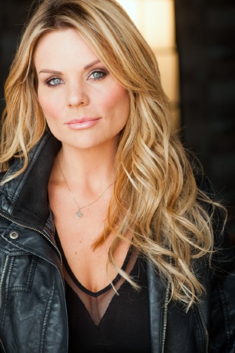 朱莉安娜·亚历山大 Julianne Alexander照片