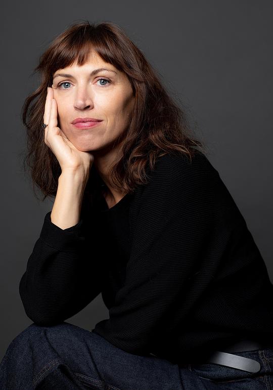 瓦内莎·斯普林格拉 Vanessa Springora照片