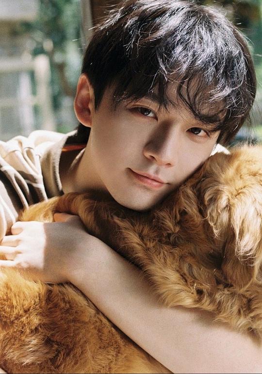 张宸逍 Chenxiao Zhang照片