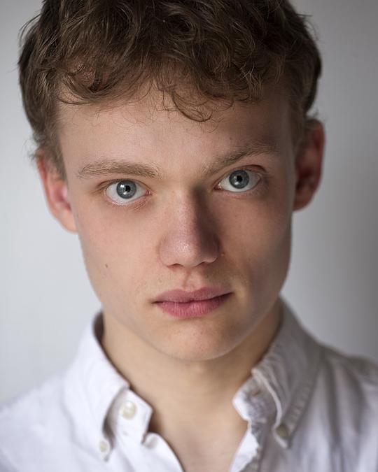 乔乔·马卡里 Jojo Macari照片