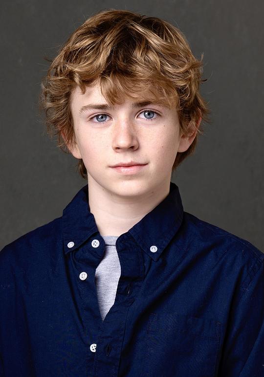 沃克·斯科贝尔 Walker Scobell照片