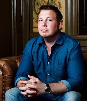 弗雷德里克·巴克曼 Fredrik Backman照片