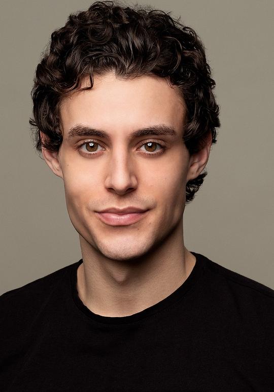 朱利安·曼杰里科 Julian Manjerico照片