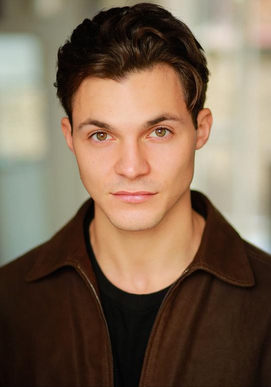 加布里埃尔·蒂尔尼 Gabriel Tierney照片