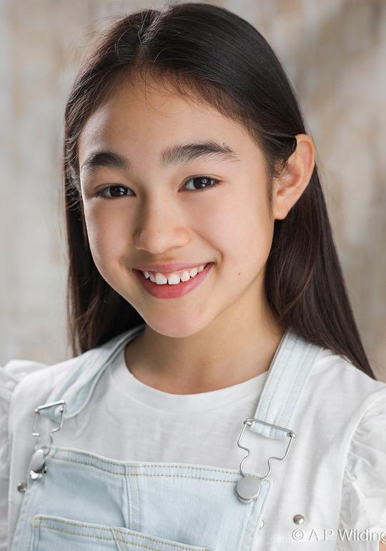 瑟拉娜·苏玲·布利斯 Serrana Su-Ling Bliss照片