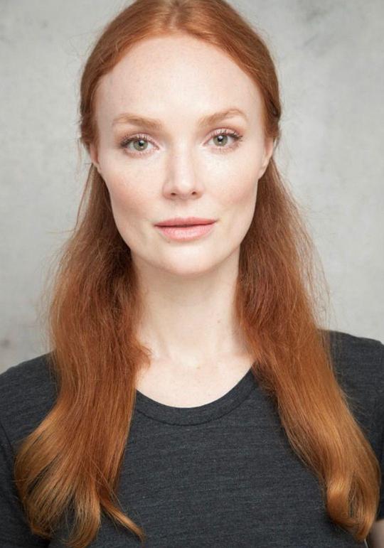 西尔维娅·弗洛特 Sylvia Flote照片