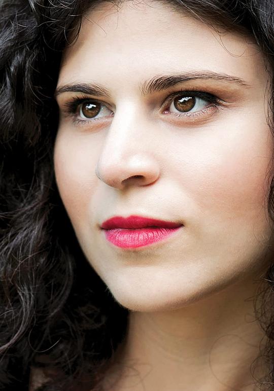 奥利维亚·斯坦布利亚 Olivia Stambouliah照片