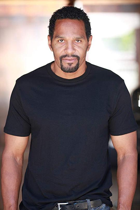 奎因·厄利 Quinn Early照片