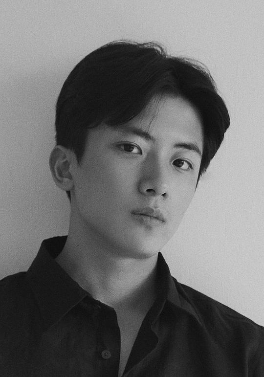 金伸比 Kim Shin-bi照片