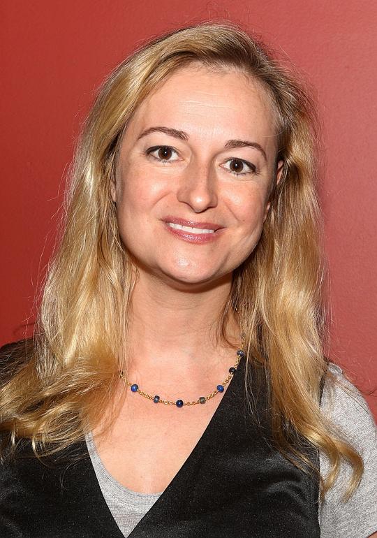 内尔·本杰明 Nell Benjamin照片