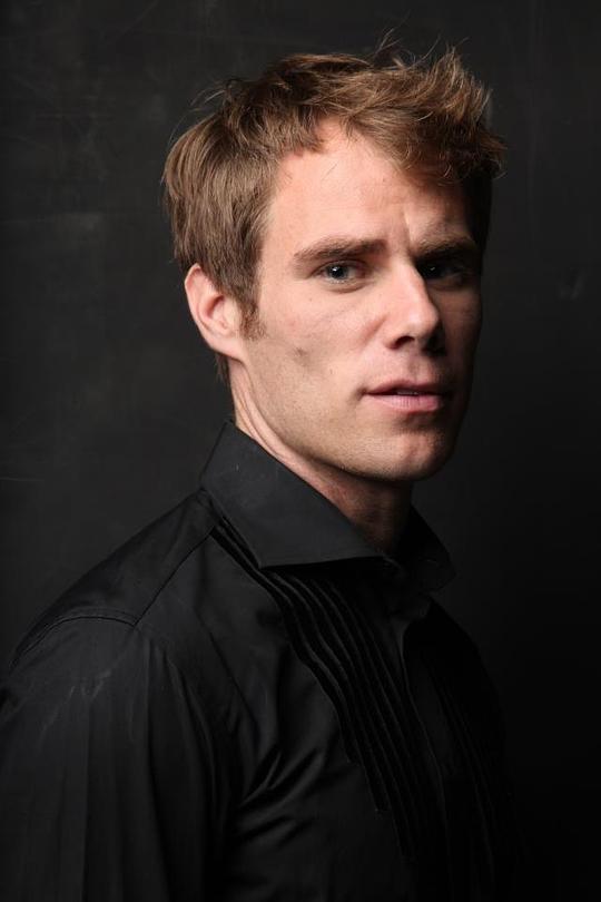 马修·威尔卡斯 Matthew Wilkas照片