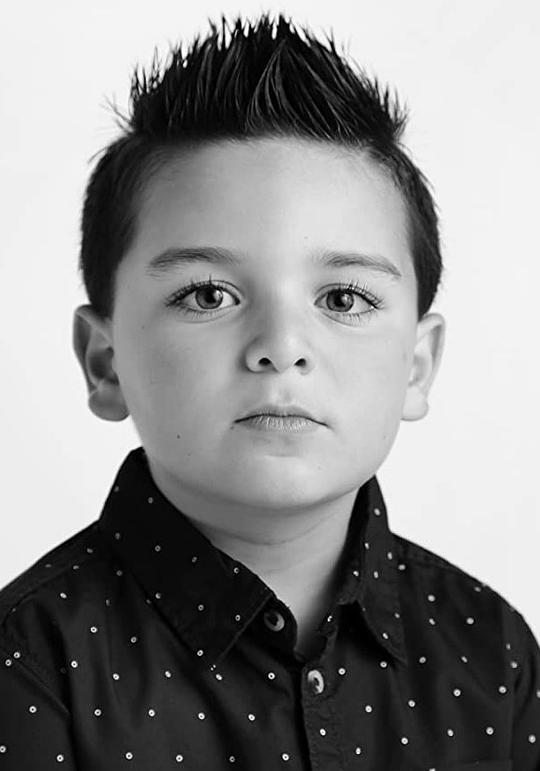 雨果·维拉 Hugo Vella照片