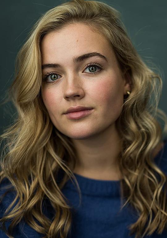 罗西·格雷厄姆 Rosie Graham照片